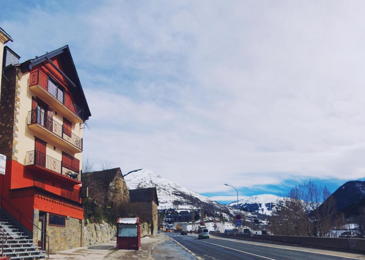 Miradores De Apartamentos Rufaste Salardu Bagian luar foto